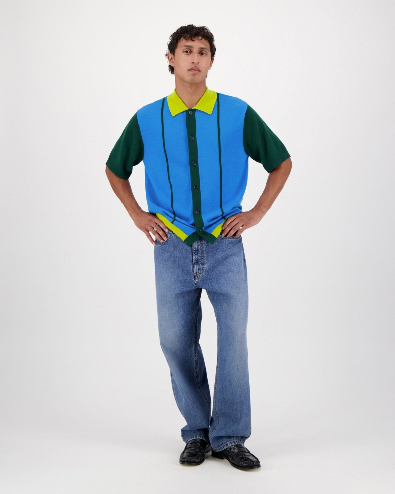 grandstand - bright blue - Castart